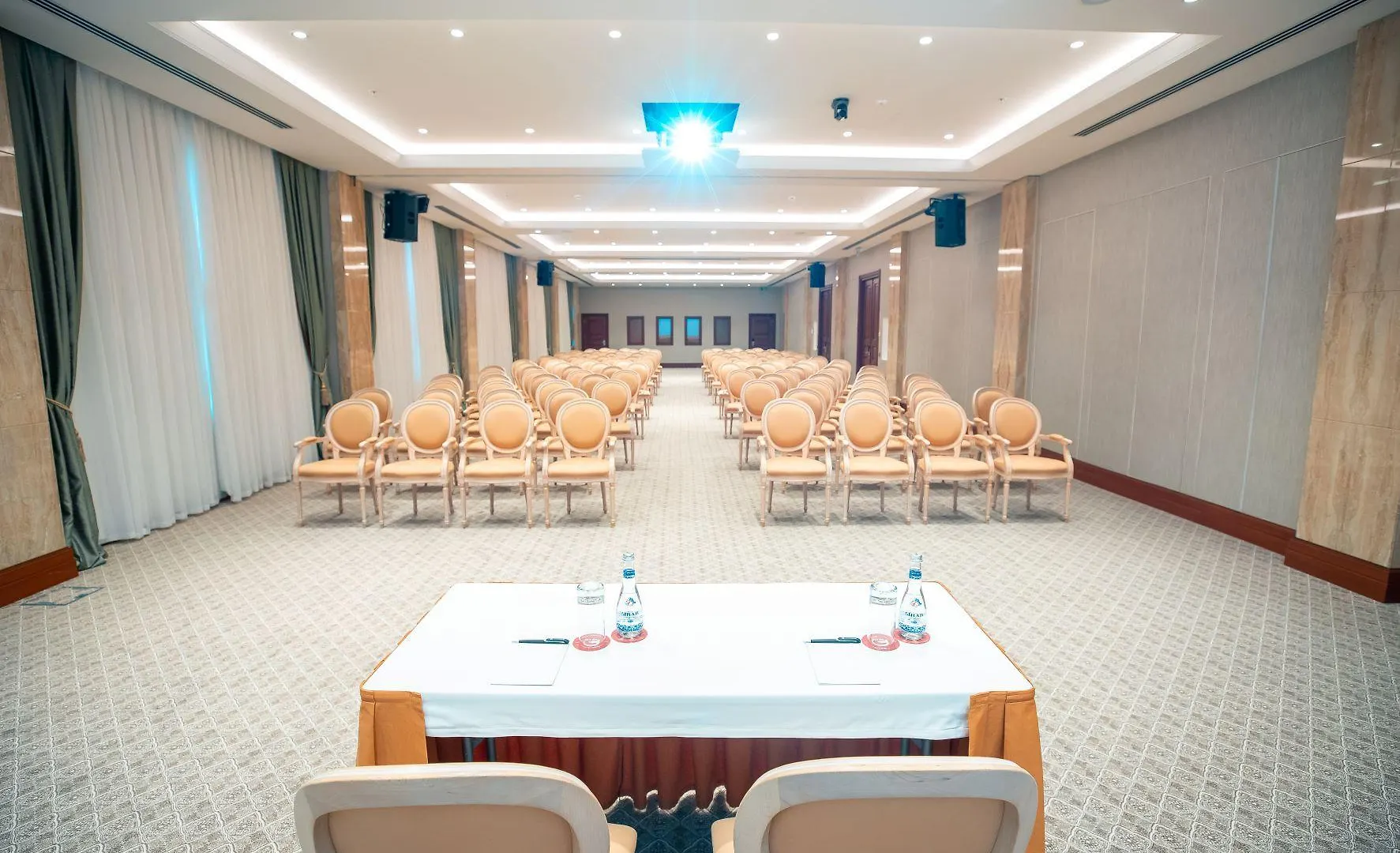 Fly Inn Baky 4*,  Azerbaigian