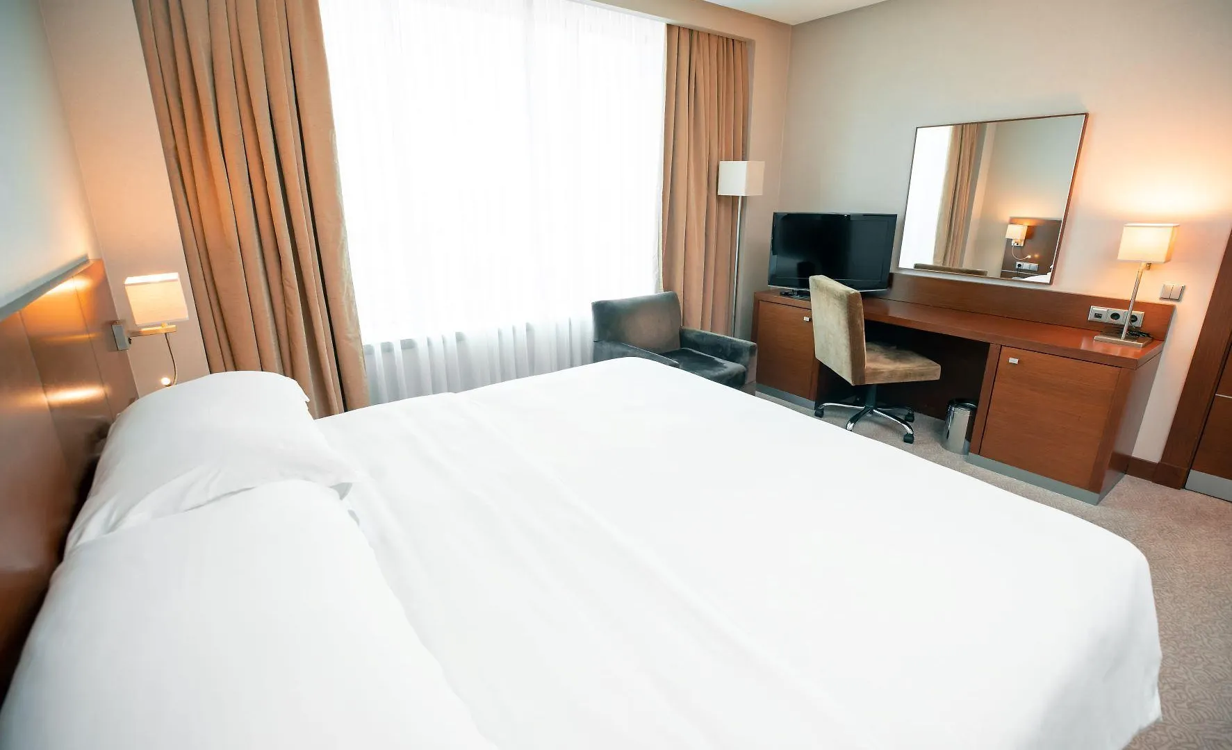 Fly Inn Baku Hotel