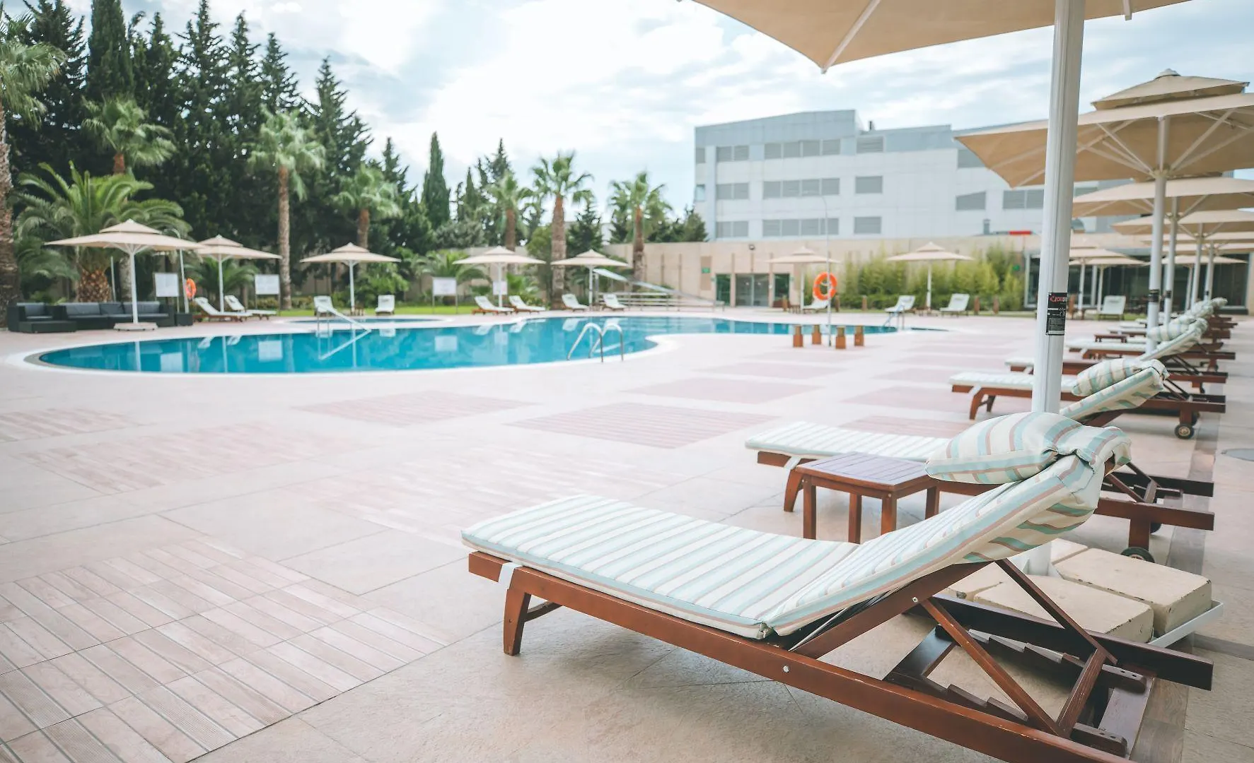 Fly Inn Baku Hotel